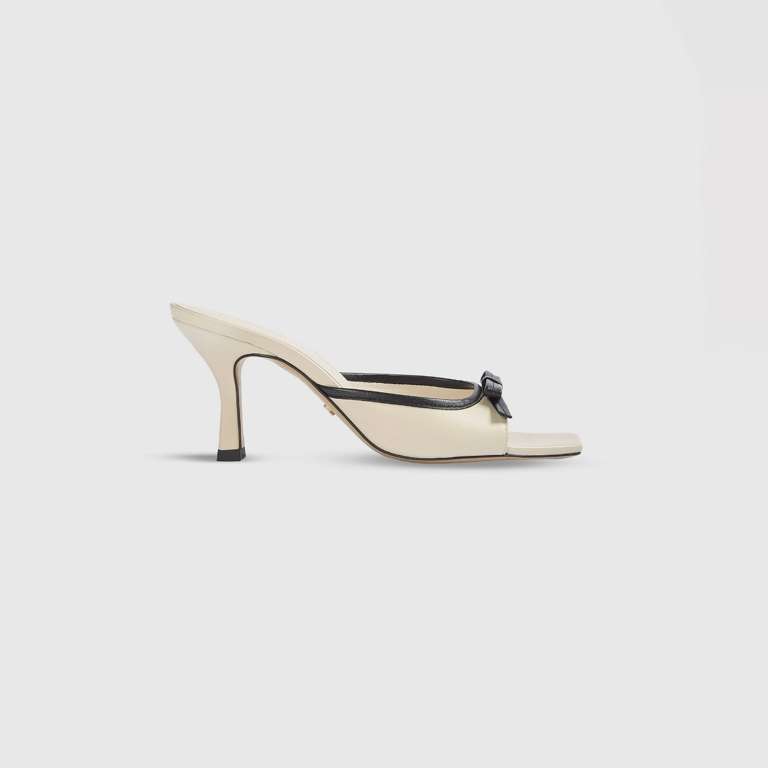 Moxie Kitten Heels - Ecru
